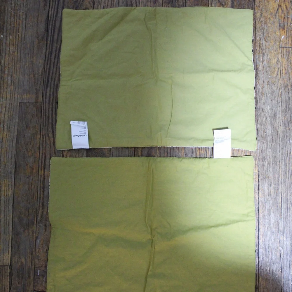 Crate & Barrel Geometric Table Placemat. Set of 2